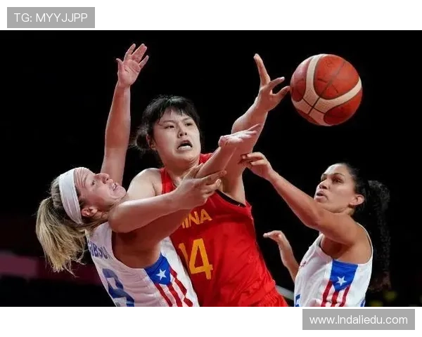 中国女篮首战告捷 李月汝21+11展现统治力